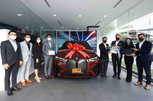 BMW iX First Deliver