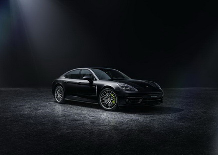 Panamera 4 E-Hybrid Platinum Edition Panamera 4 E-Hybrid Platinum Edition