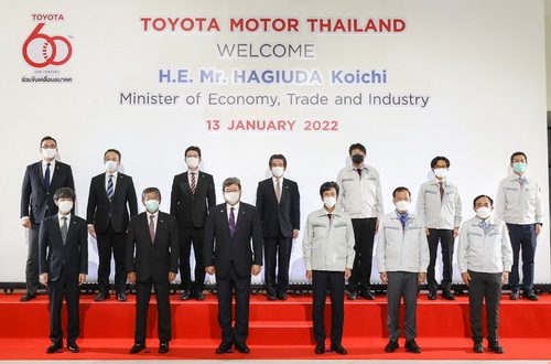 Japanese Minister of Economy, Trade and Industry, H.E. Mr. Koichi Hagiuda, visits Toyota Motor Thailand