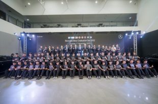 Mercedes-Benz awarded German certificates to technicians on Graduation Day