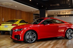 Audi TT Coupé Final Icon Black -RED