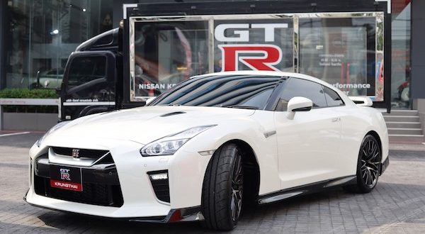 NISSAN GT-R